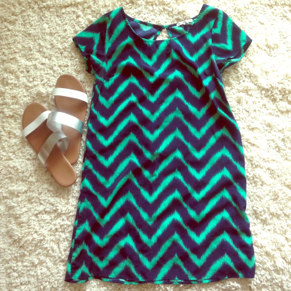 💚💙Charlotte Russe green navy chevron shift dress